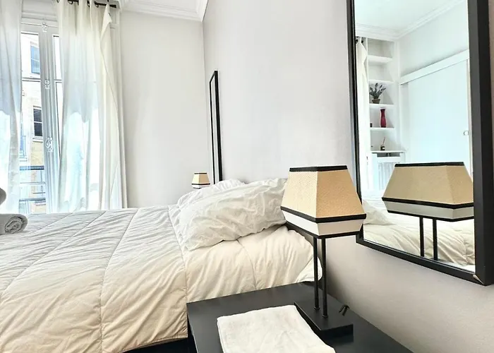 Апартаменты Arc De Triomphe